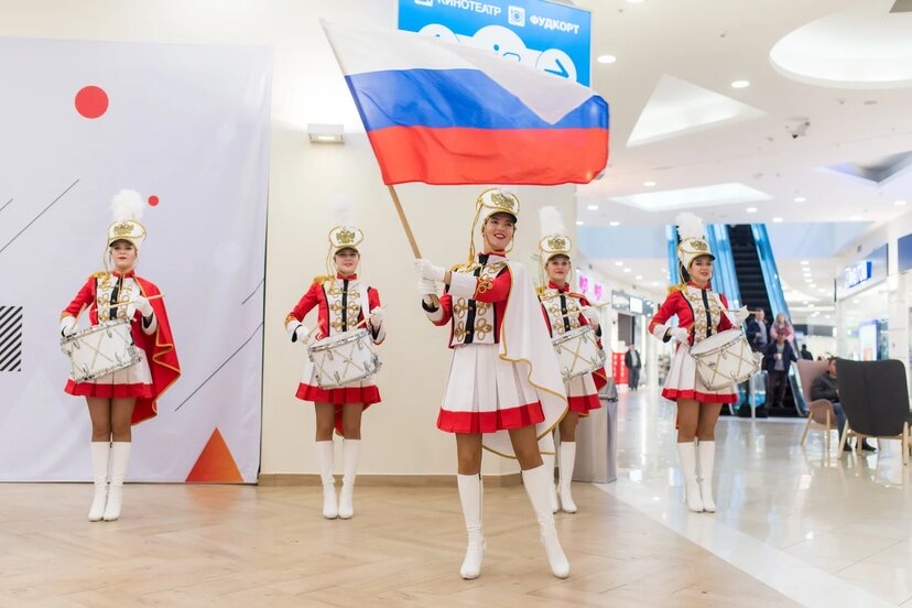 Гусары - барабанщицы