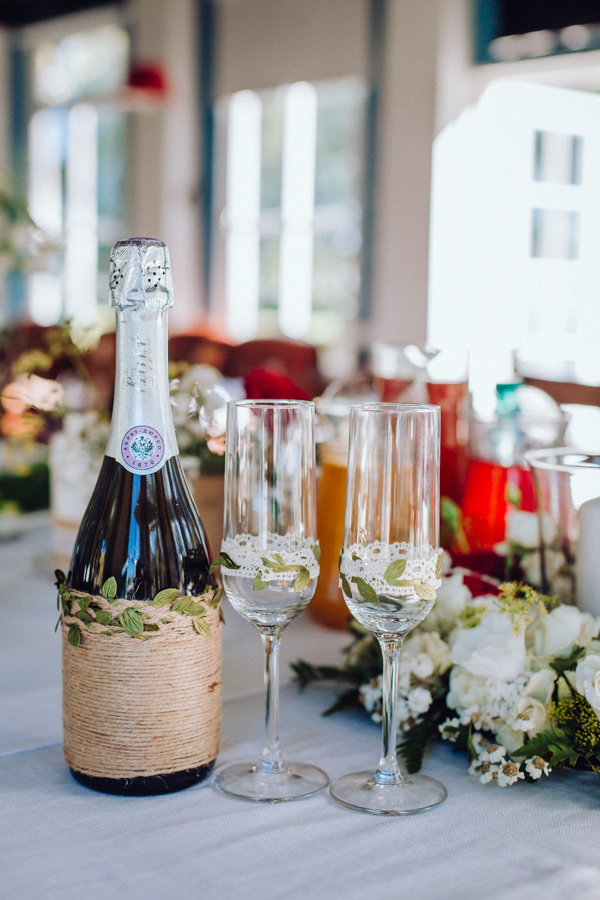 Свадьба летом на природе в загодном домике в Белых Аллеях