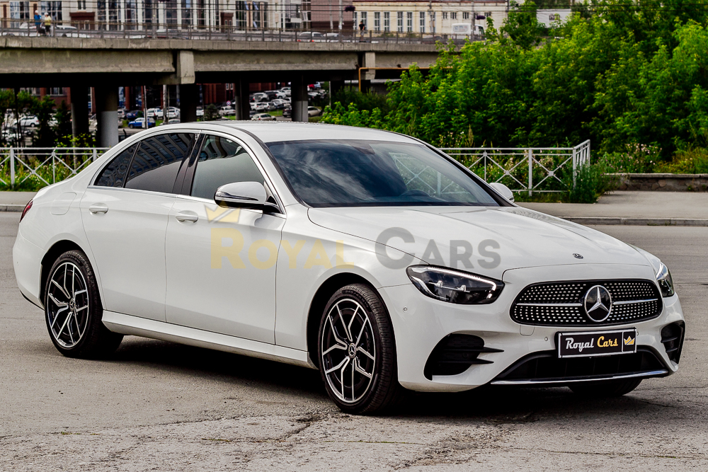 Mercedes-Benz E-class W213 Restyling AMG Белый — кадр 5 из 17