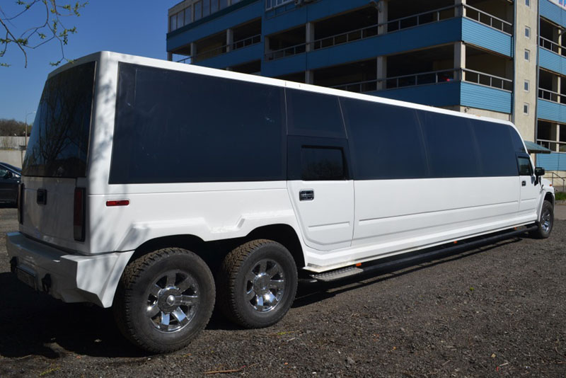 Hummer H2 — кадр 2 из 4