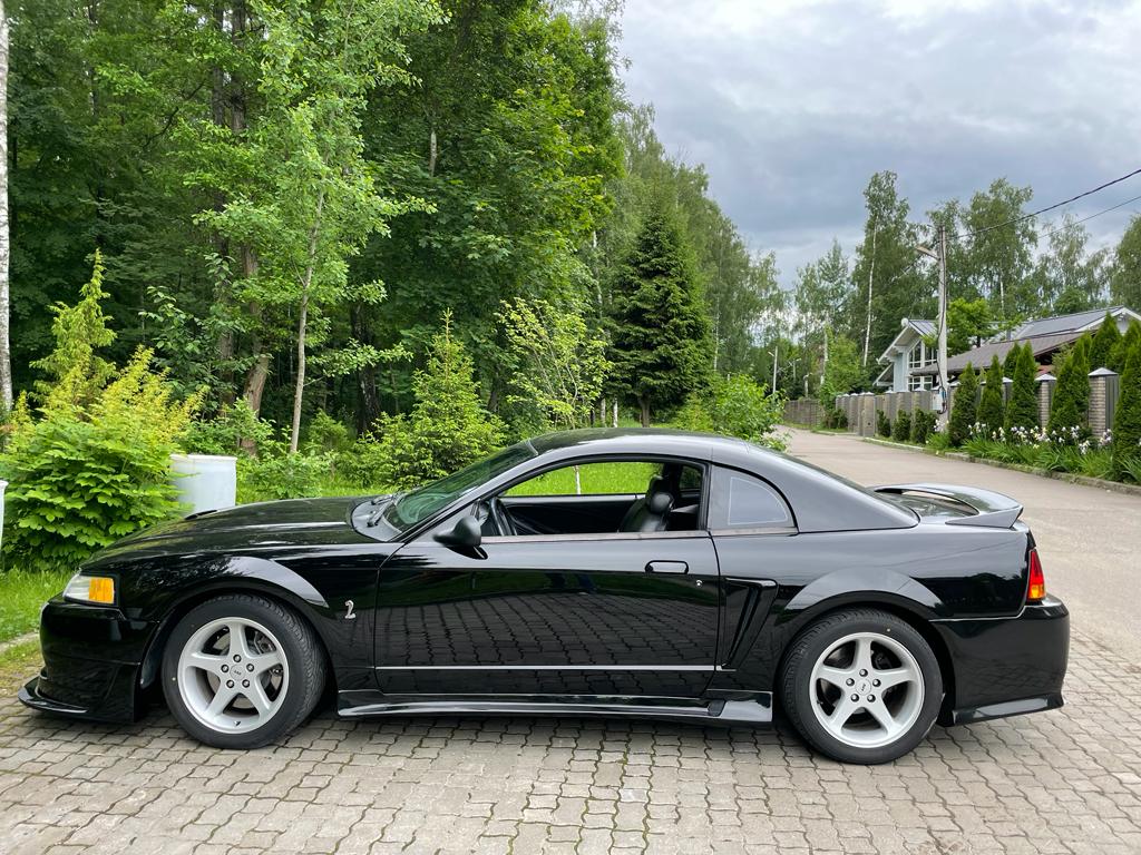 Ford Mustang SVT Cobra