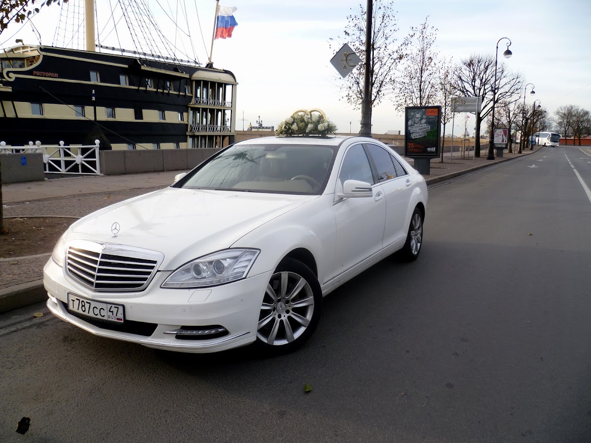 Mercedes-Benz S-class W221
