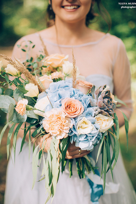 Sisters AV. Flowers & Decor