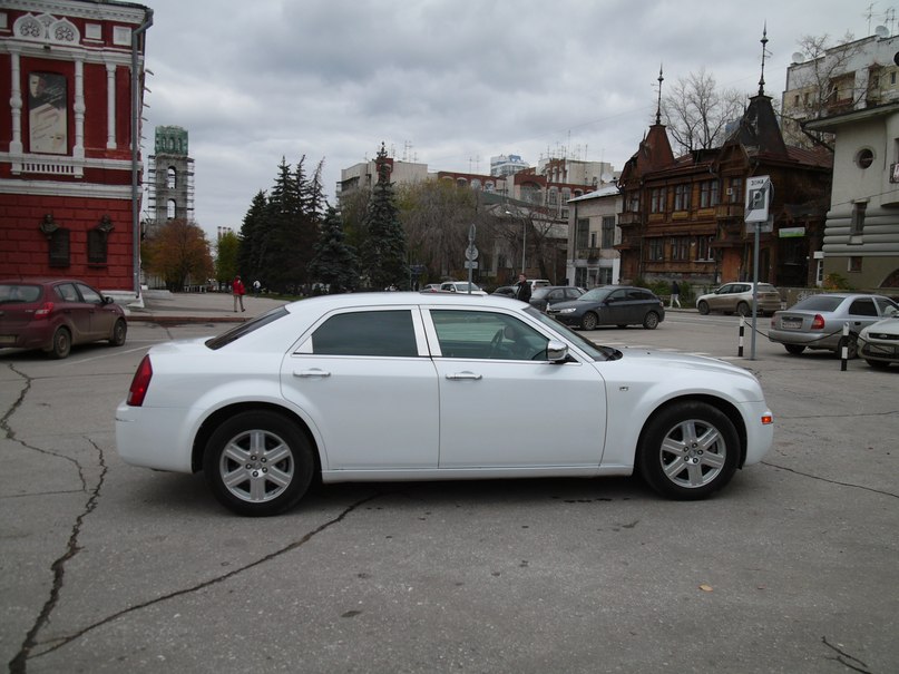 Крайслер С300
