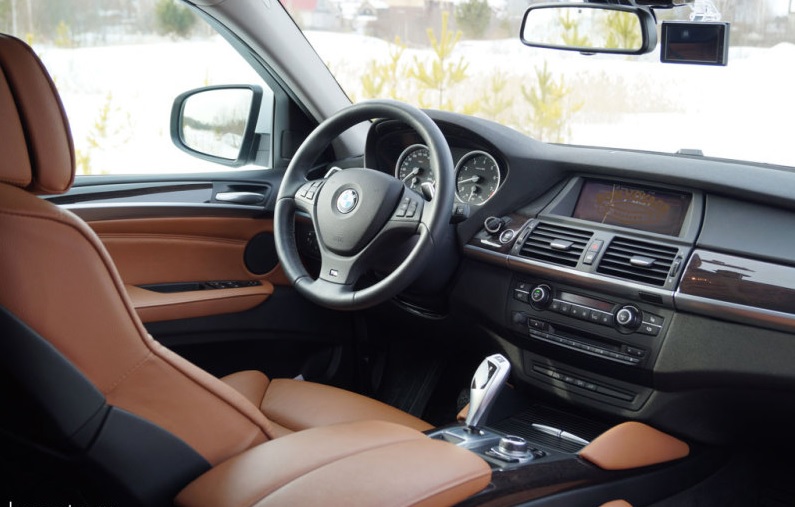 BMW X6 — кадр 4 из 5