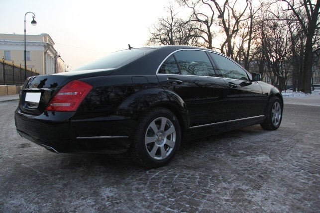 Mercedes W221