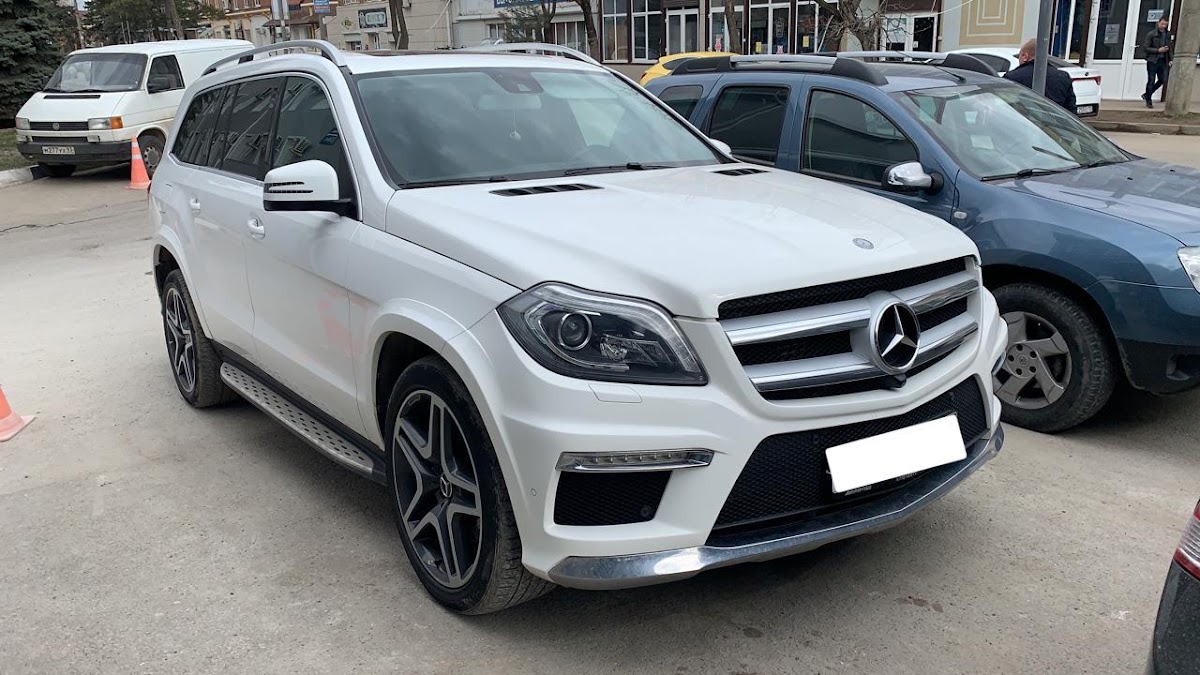 Mercedes GL — кадр 5 из 8