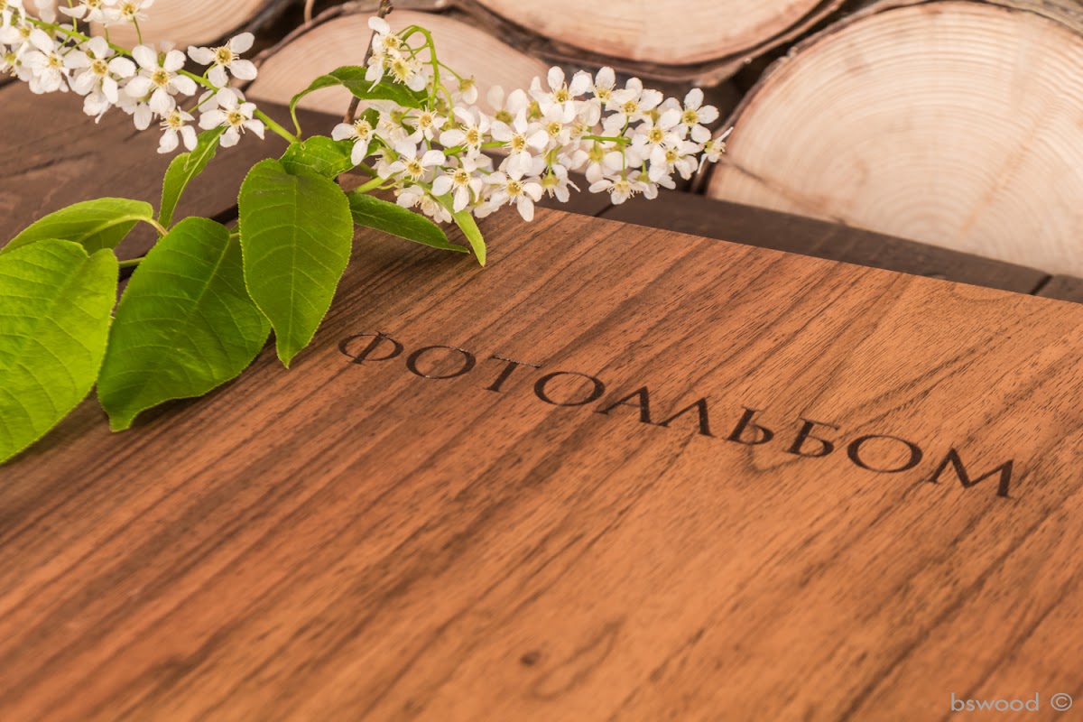 Свадебная книга пожеланий с деревянной обложкой и кристаллами Swarovski