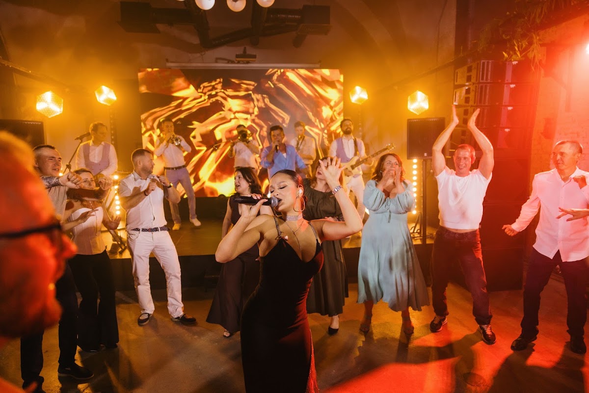 True Party Band, кавер-группа — кадр 5 из 20