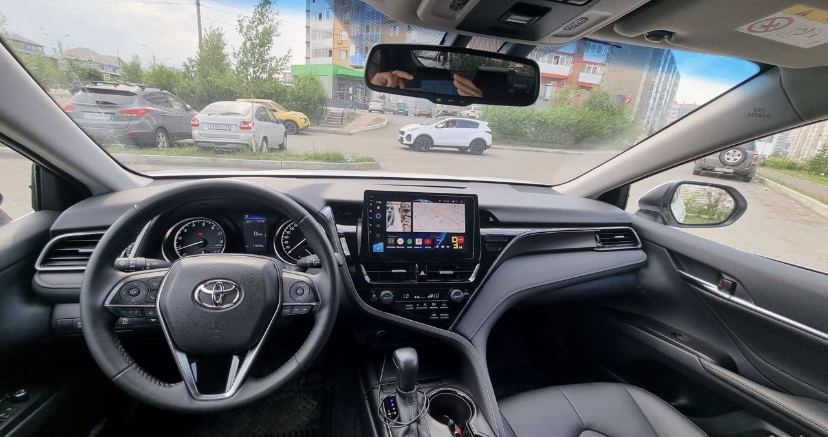 Toyota Camry v70