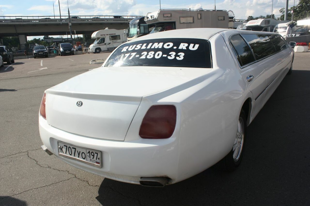 Lincoln Town Car Bentley Style — кадр 3 из 5
