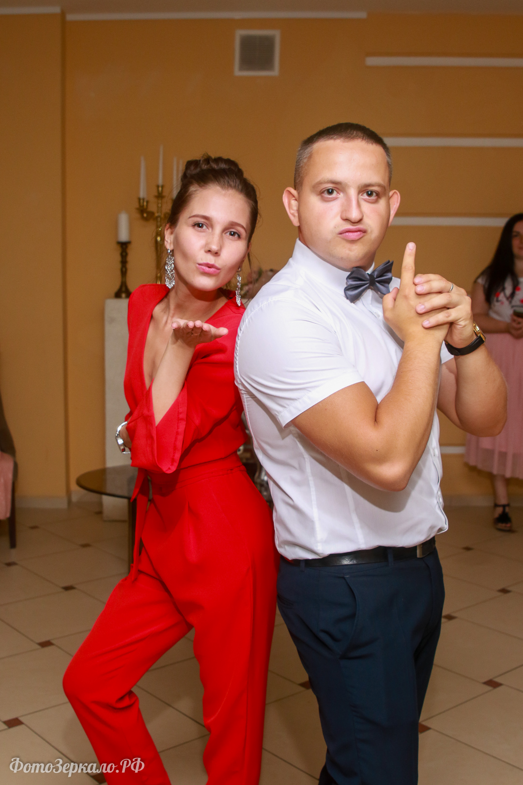 Отдаем все фото в электронном виде с дополнительной профессиональной обработкой