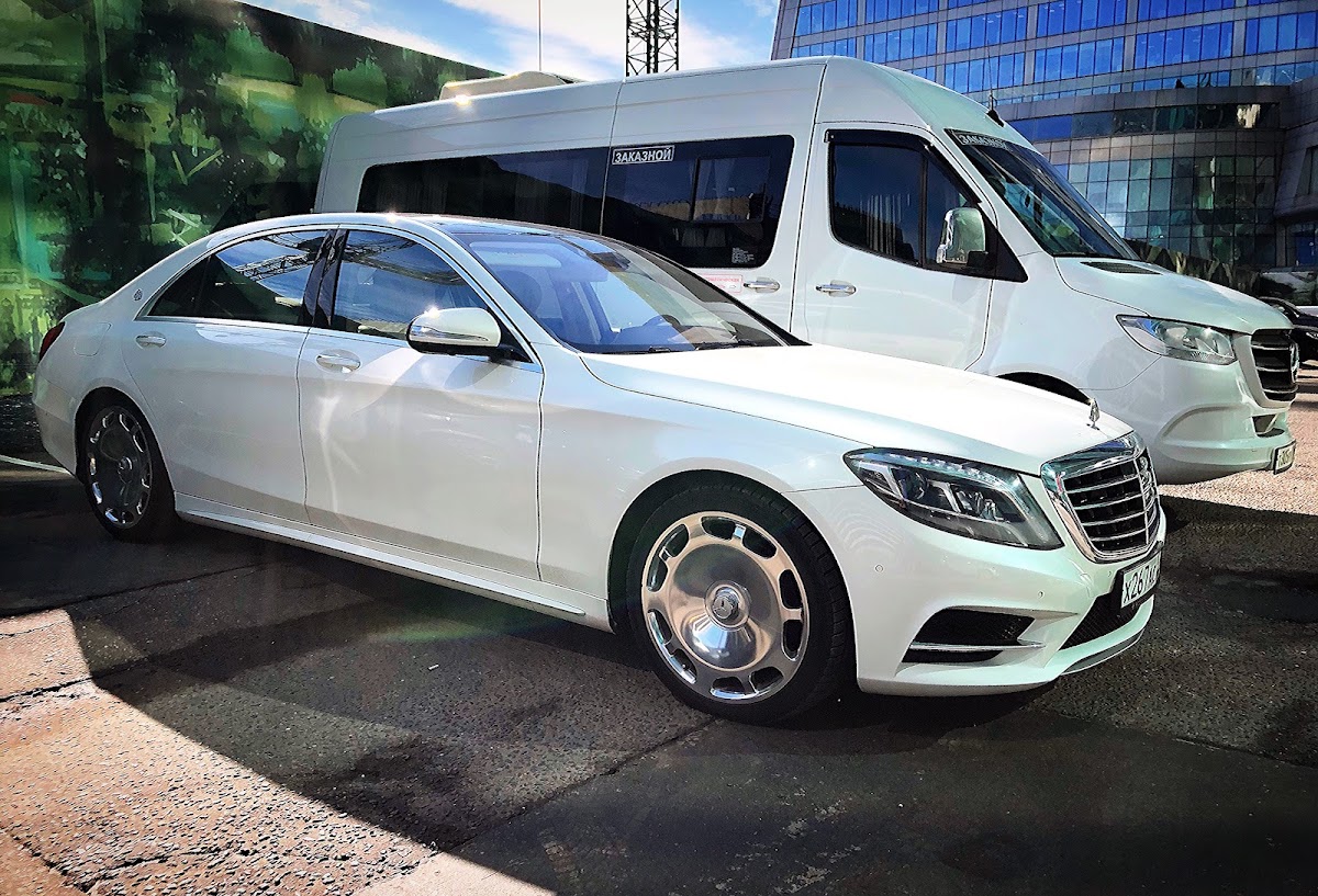Белый Mercedes-Benz S-class (Maybach)