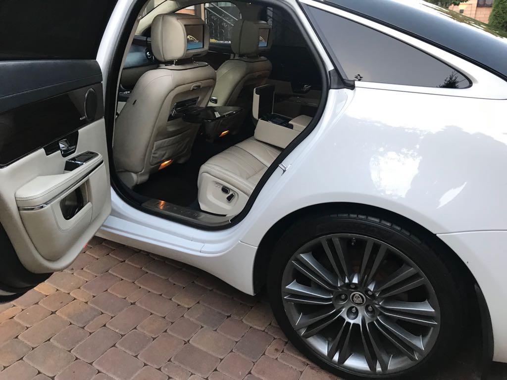 Ягуар XJ