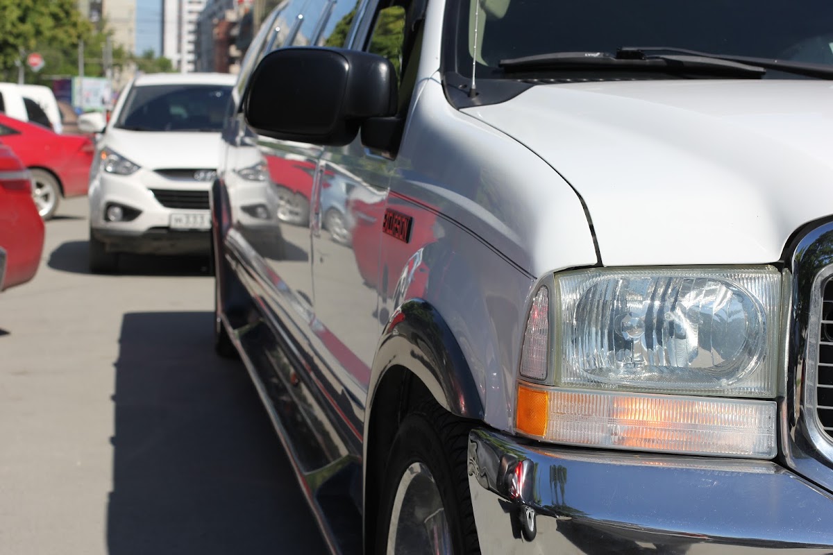 Disco Limousine Ford Excursion