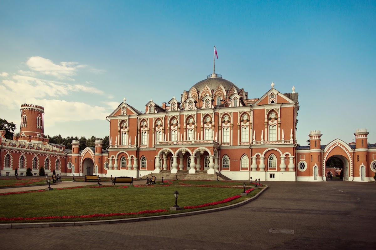 Путевой Петровский Дворец