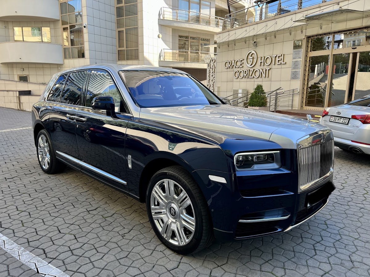 Rolls-Royce Cullinan — кадр 4 из 6