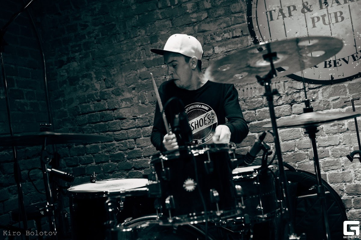 Tap & Barrel Pub