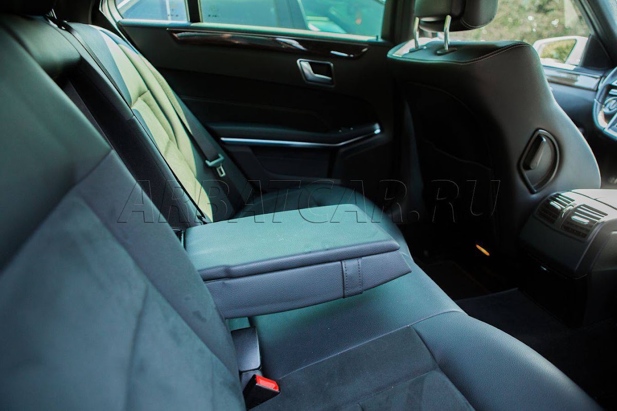 Mercedes E-class (w212) РЕСТАЙЛИНГ белый на черном салоне
