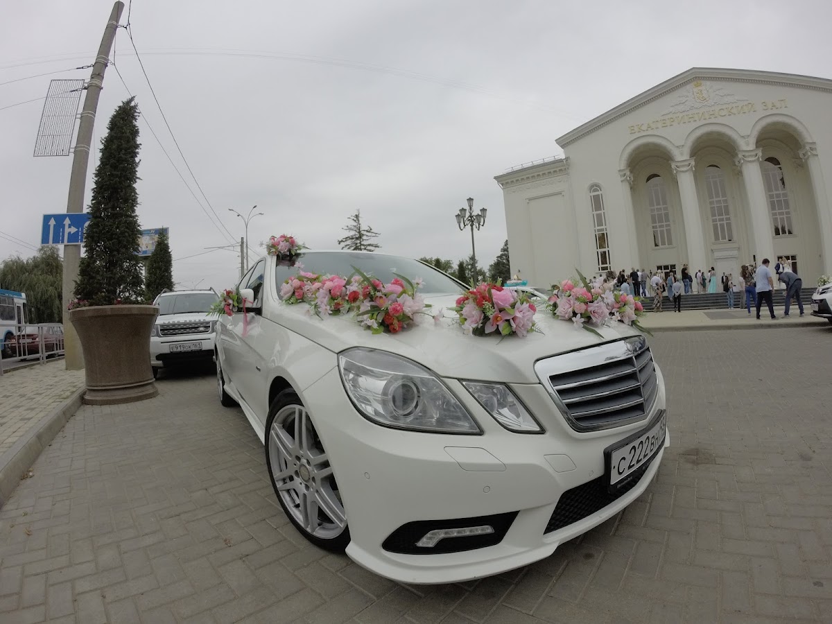 Mercedes E