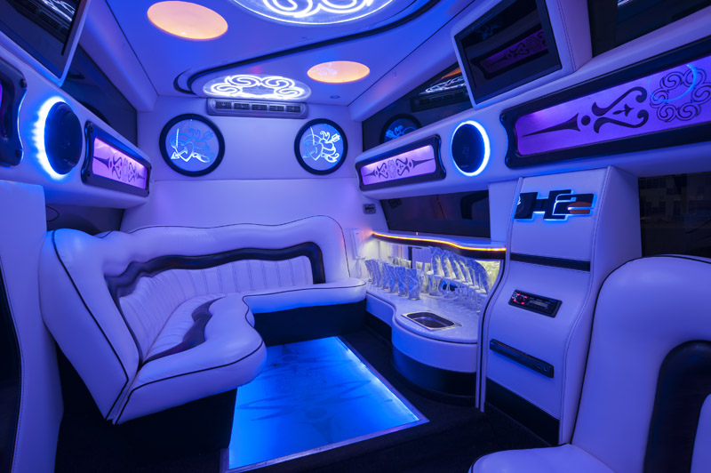 Хаммер H2 MEGA BUS