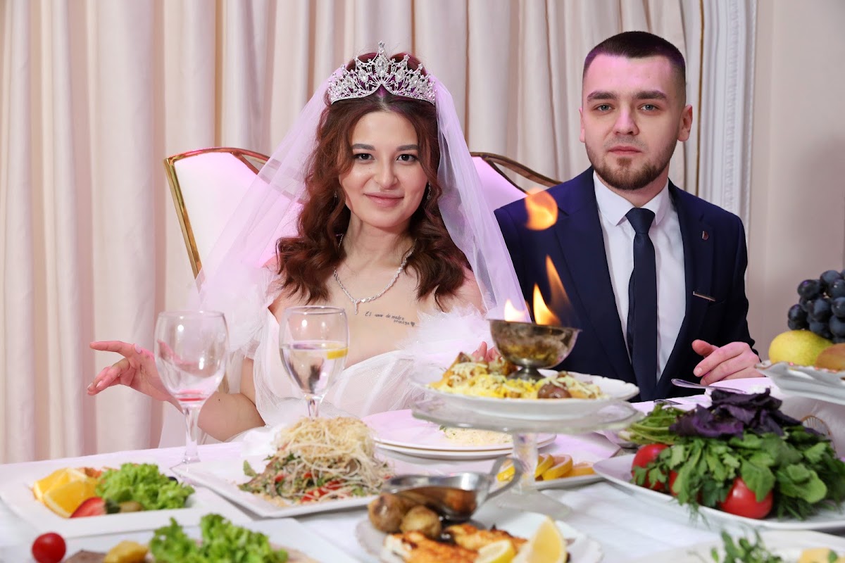 Евгений и София