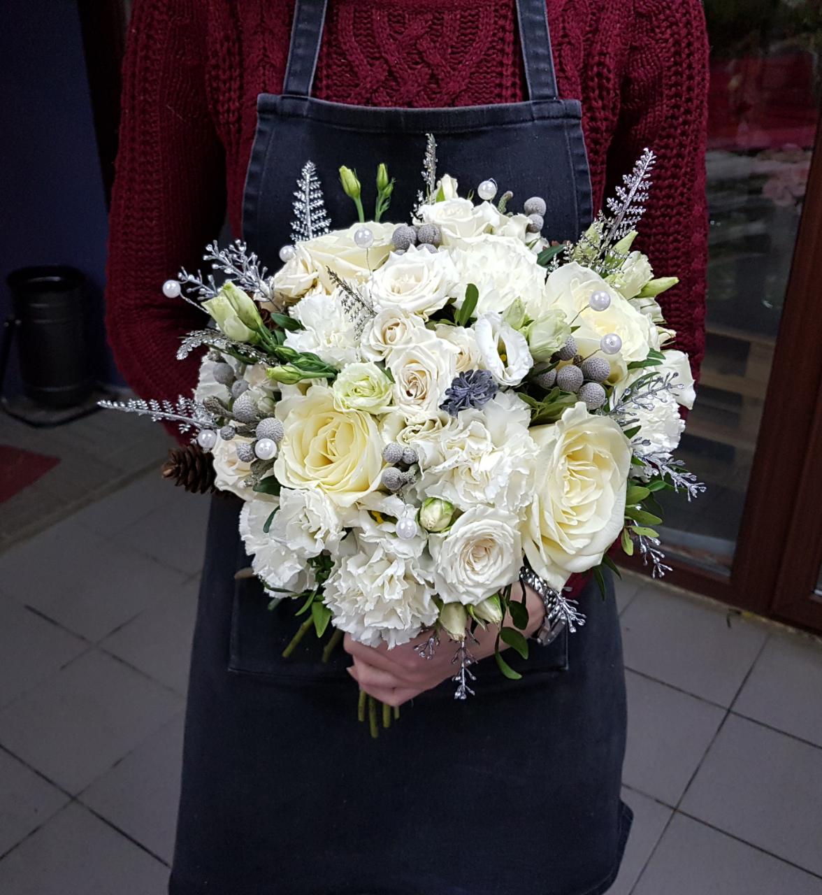Флористика (букеты, бутоньерки, композиции)
