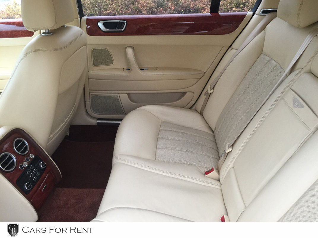 Bentley Continental — кадр 3 из 3