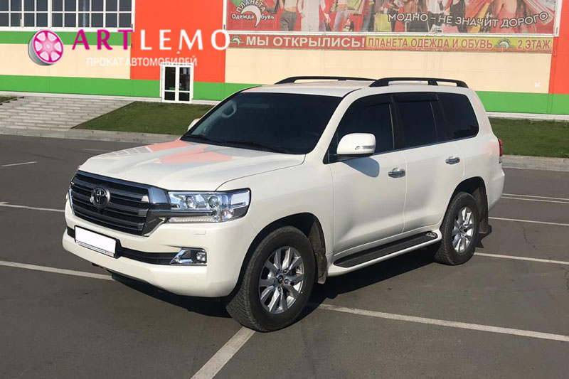 Тoyota Land Cruiser 200 — кадр 2 из 5