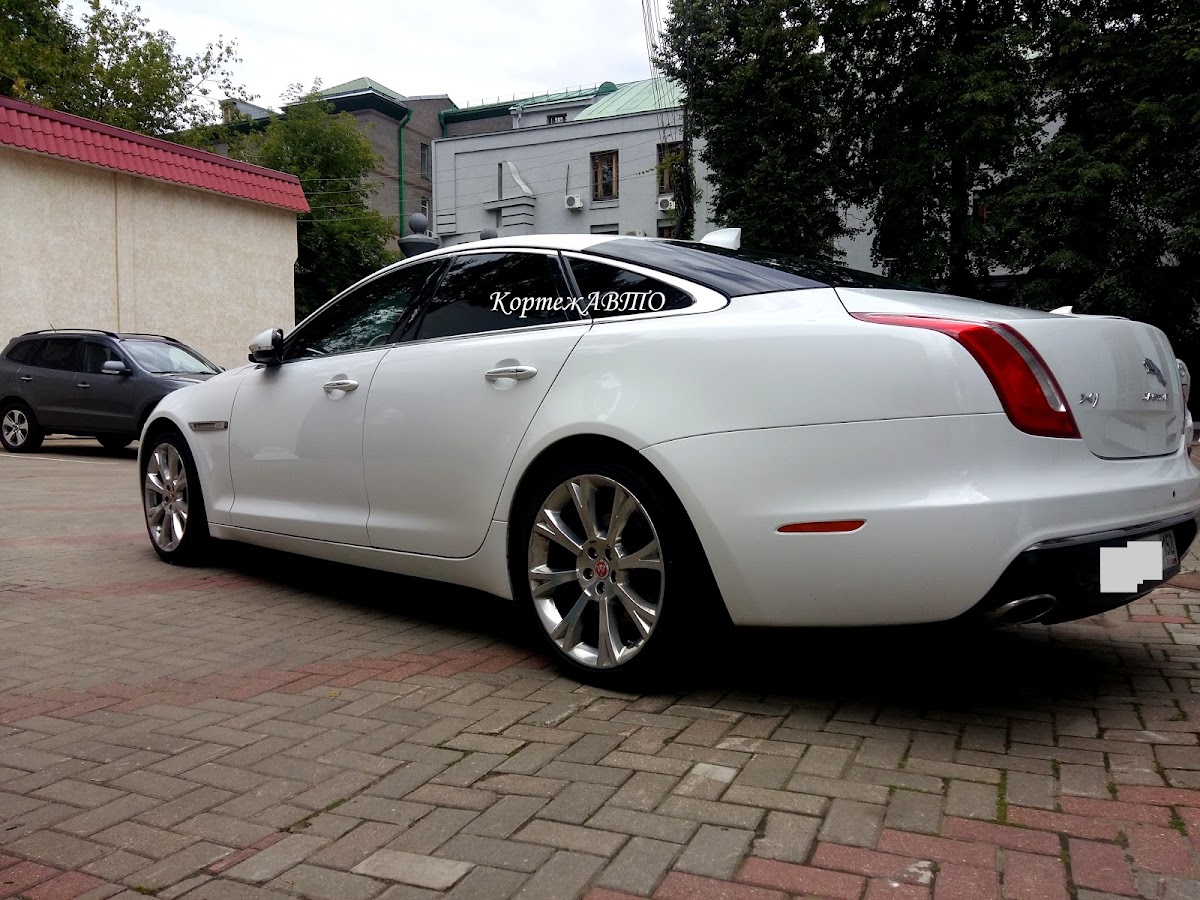 Ягуар XJ — кадр 3 из 8