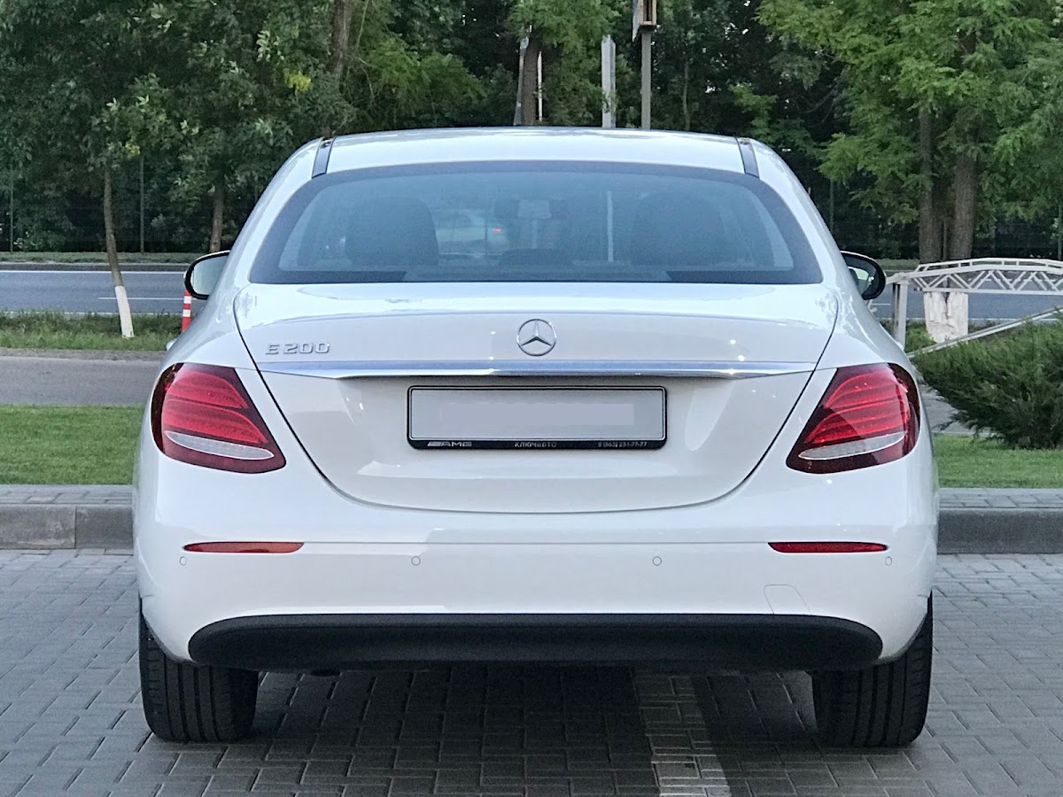 Mercedes E 200