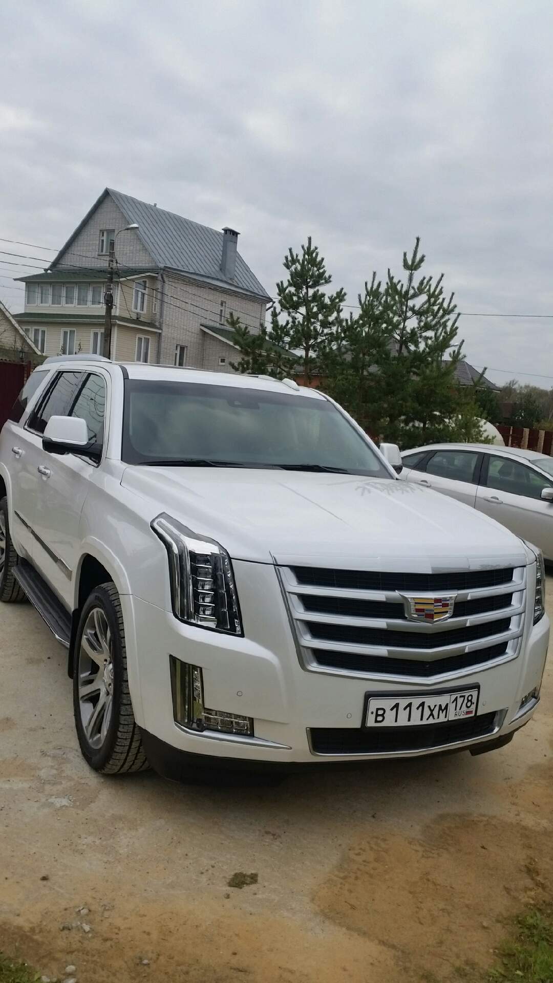 Cadillac Escalade — кадр 4 из 17