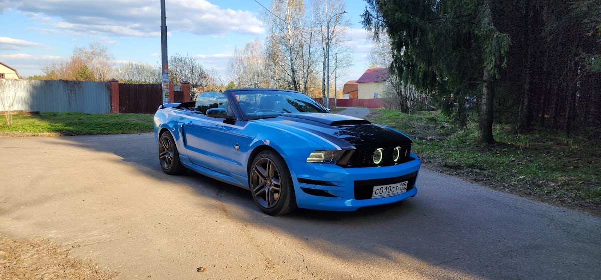 Ford Mustang Cabrio — кадр 4 из 6