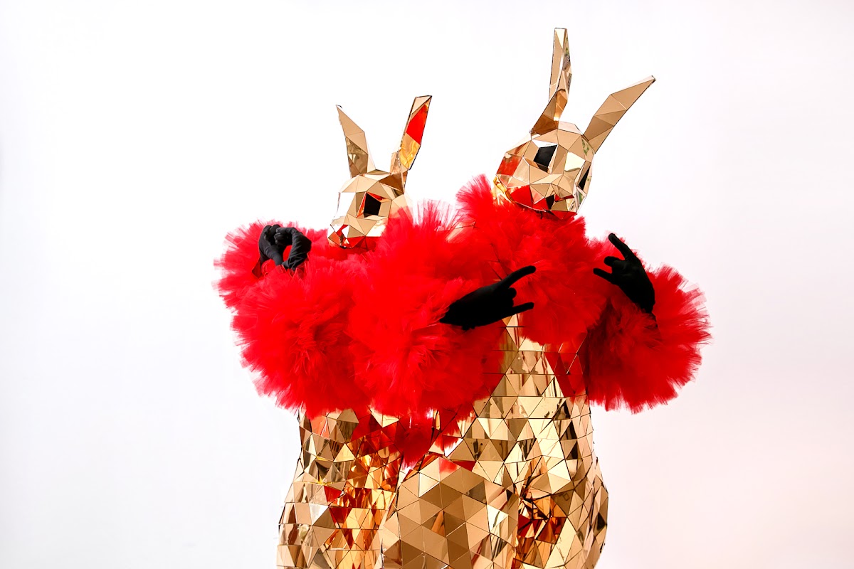 RED RABBIT SHOW