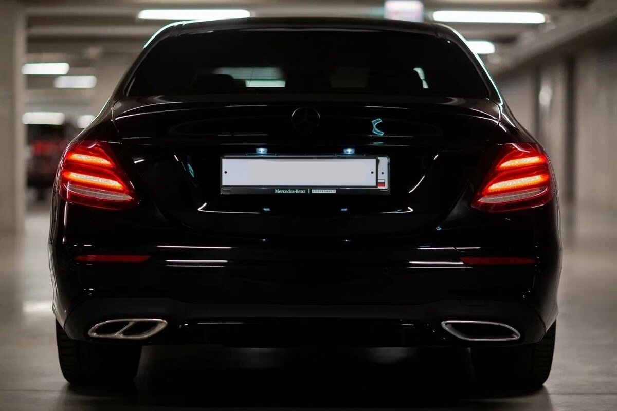 Merсedes E-class (w213) черный на темном салоне