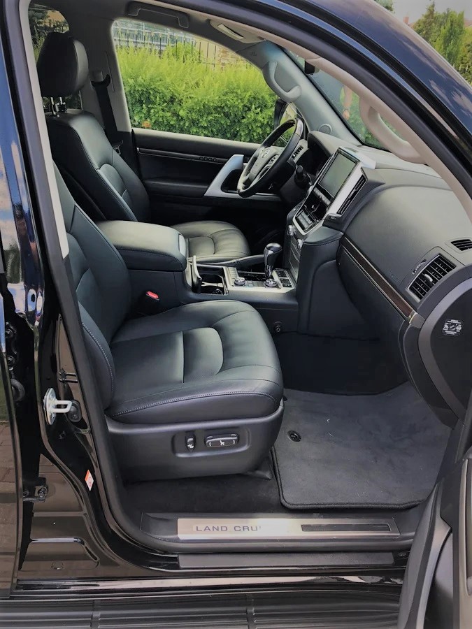 Toyota Land Cruiser 200