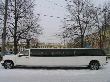 Ford Excursion — кадр 3 из 6