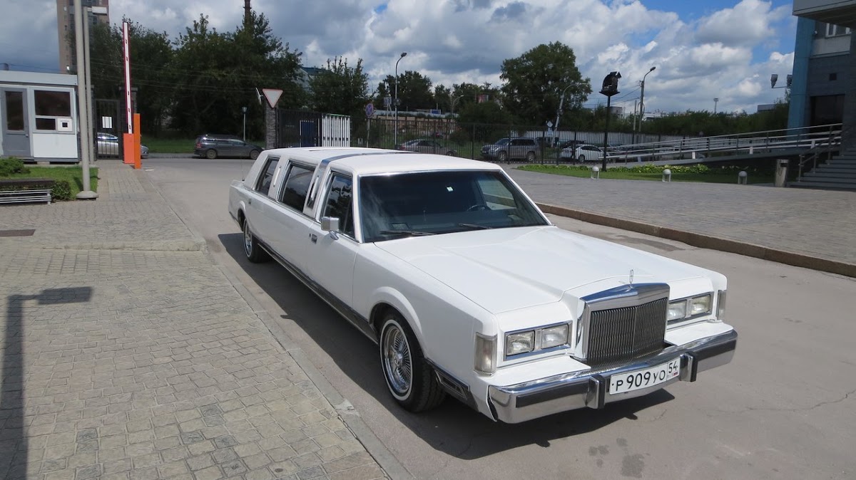 Lincoln Town Car