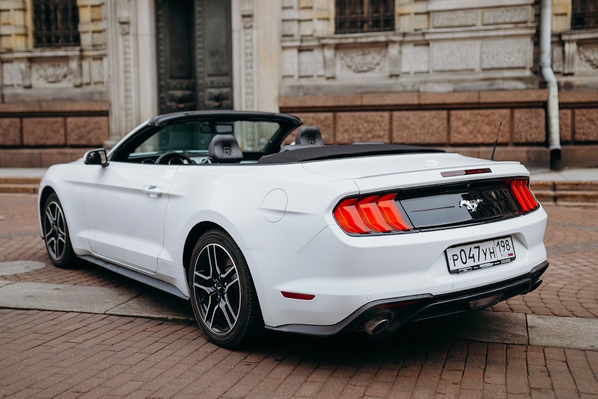 Кабриолет Mustang rest 2022