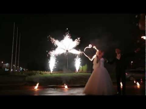 Видео свадебных фейерверков и салютов