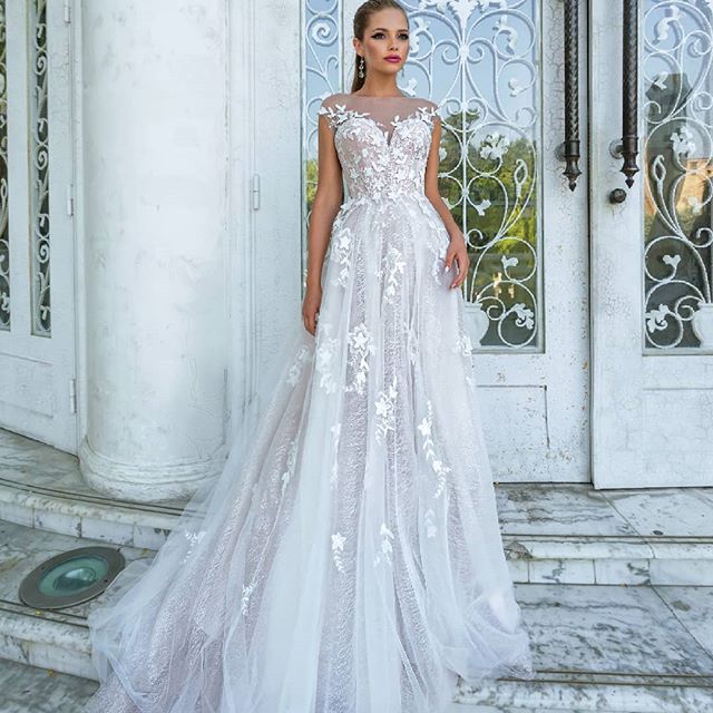 Свадебное платье — кадр 3 из 3