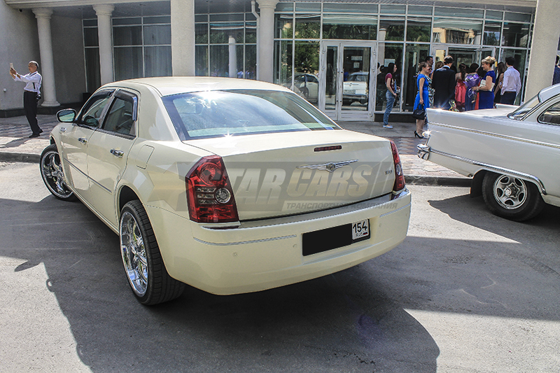 Chrysler 300C 1st generation