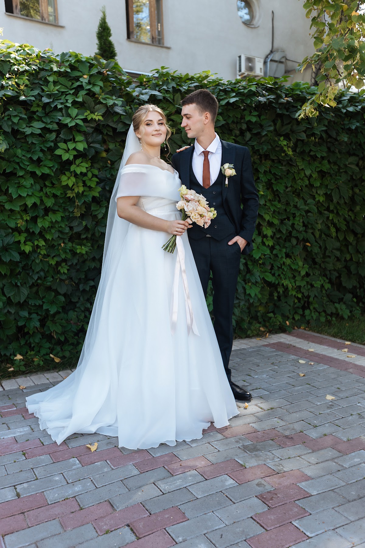 Михаил и Валерия