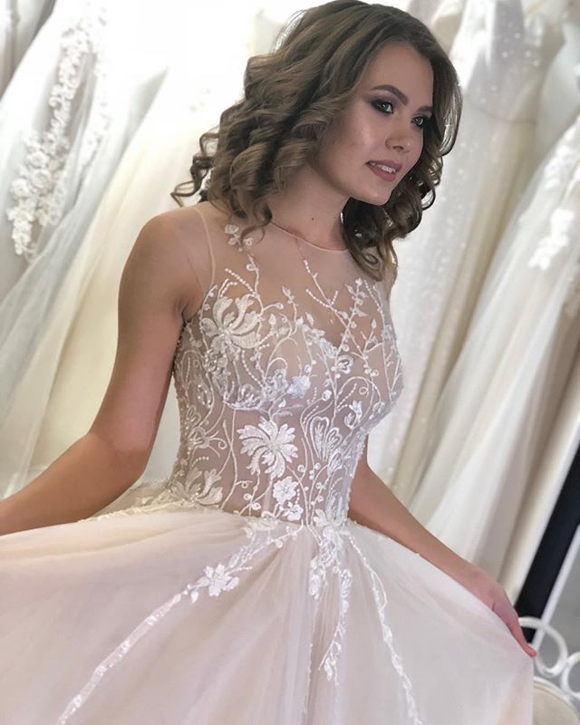 Свадебное платье — кадр 3 из 4