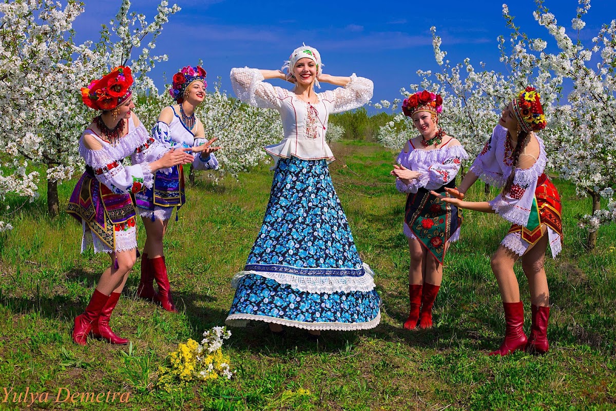 Ой, у вишнэвом, у саду…