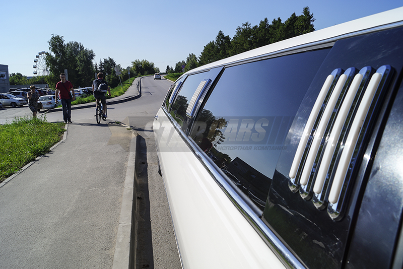 Lincoln Town Car (10 мест)