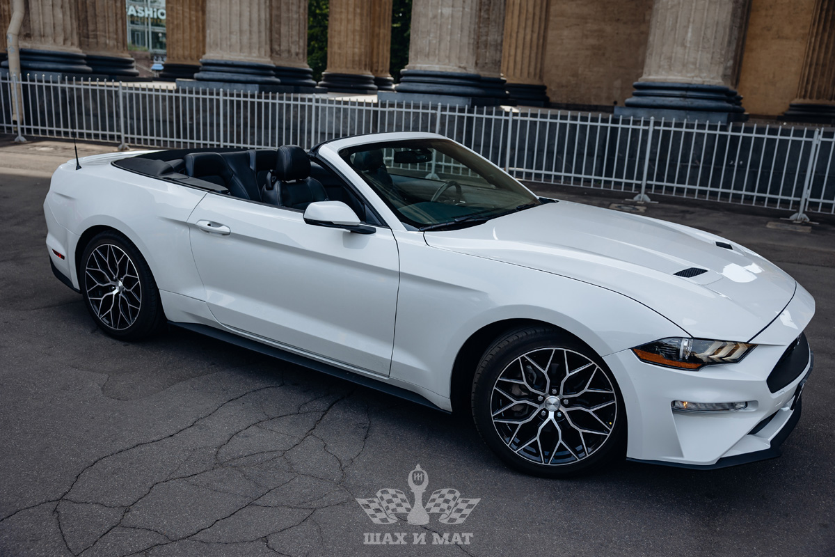 Ford Mustang 2022 кабриолет