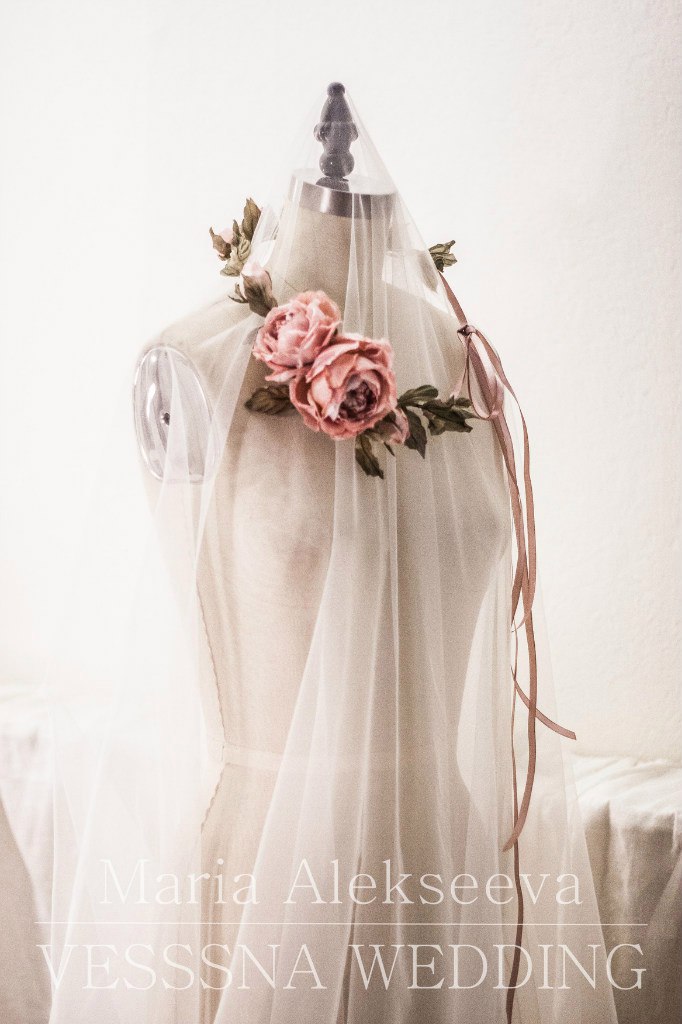 Vesssna Weeding