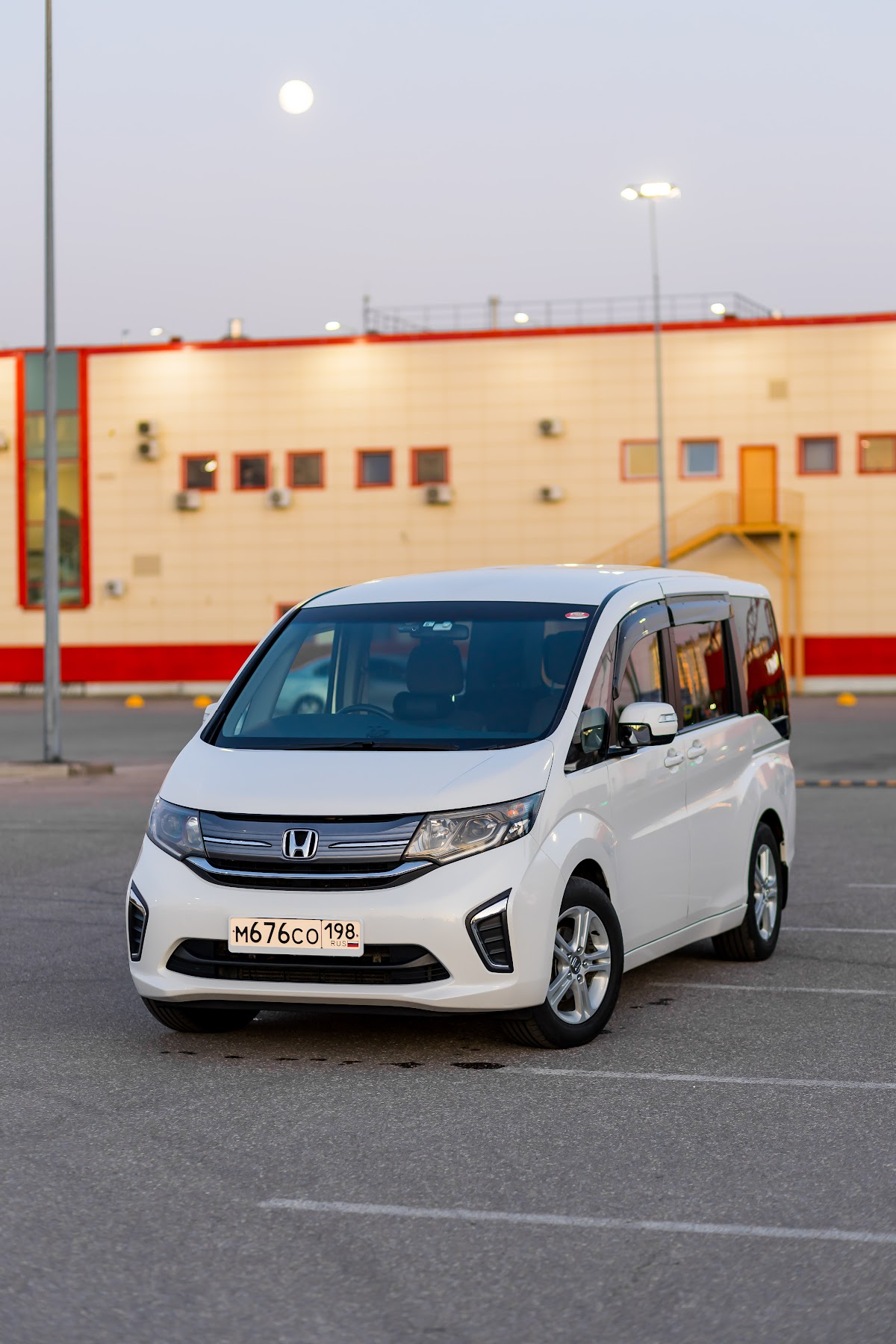Минивэн Honda Stepwgn