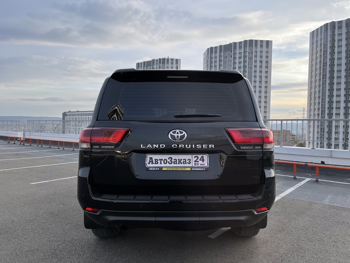 Toyota Land Cruiser 300